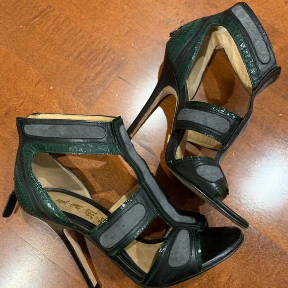 L.A.M.B. Noel Grey Green & Black High heels. - Picture 3 of 8